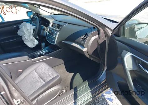 2016 Nissan Altima 2.5/2.5 S/2.5 Sl/2.5 Sr/2.5 Sv из США, поврежденный, VIN 1N4AL3AP3GC251361